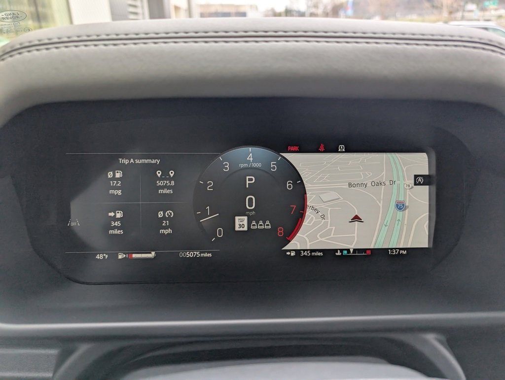 Used 2025 Land Rover Defender 110 image 10