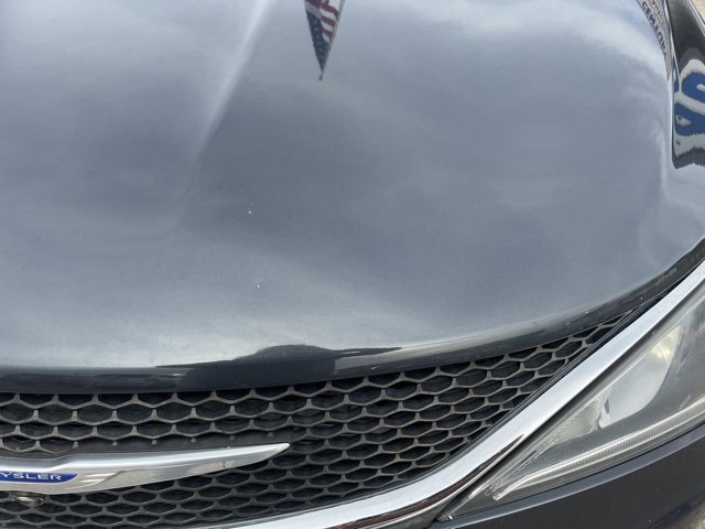 Used 2020 Chrysler Pacifica Touring w/ Advanced Safetytec Group image 2