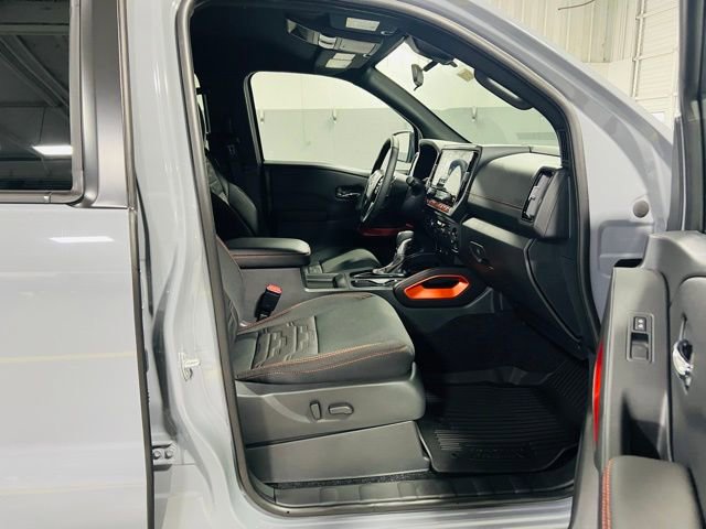 New 2025 Nissan Frontier PRO-4X w/ Interior Protection Package image 31