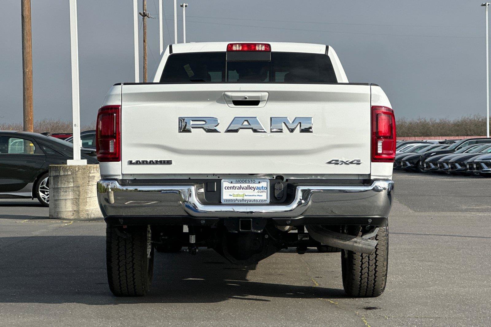 New 2026 RAM 3500 Laramie AWD/4WD image 4