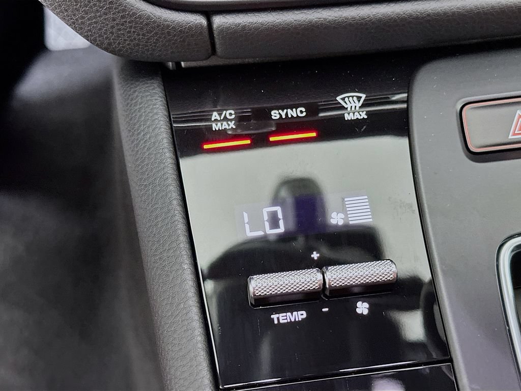 New 2026 Porsche Macan AWD/4WD image 18