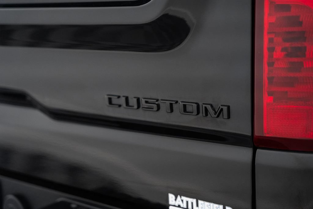 Used 2023 Chevrolet Silverado 1500 Custom Trail Boss w/ Midnight Edition AWD/4WD image 9