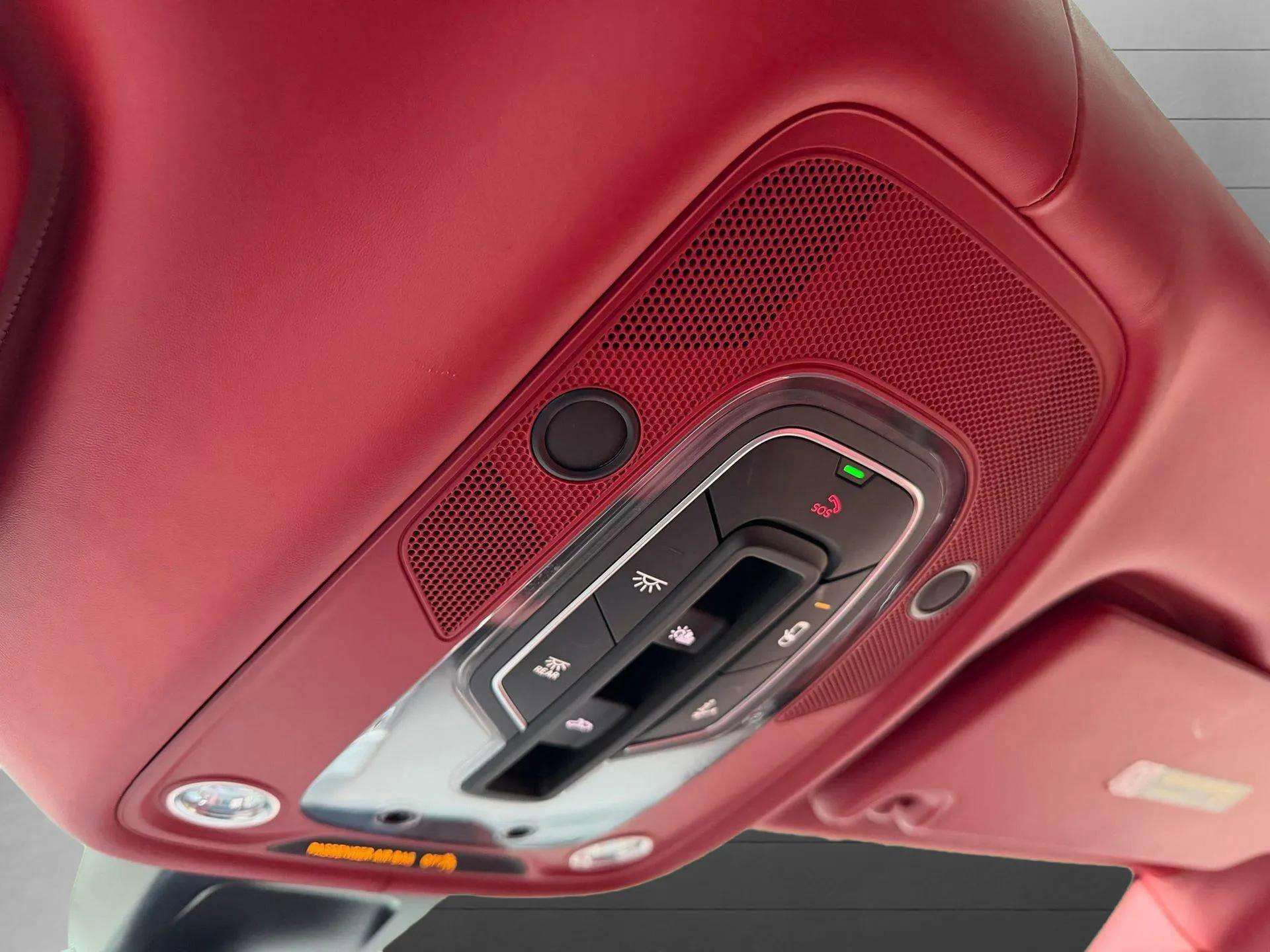 Certified 2022 Bentley Bentayga image 47