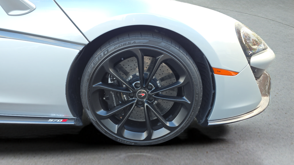 Used 2018 McLaren 570S Spider RWD image 13