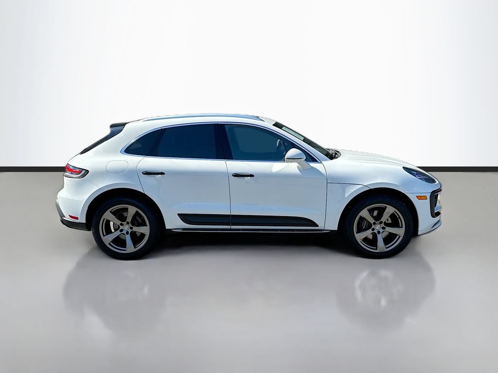 Certified 2023 Porsche Macan AWD/4WD image 8