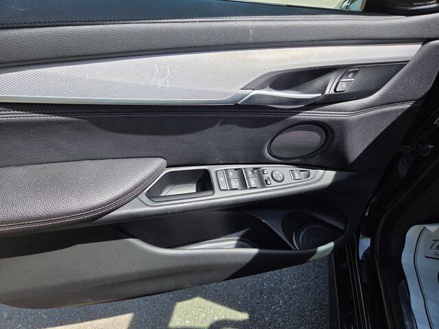 Used 2019 BMW X6 xDrive35i w/ M Sport Package AWD/4WD image 12