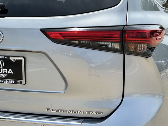 Used 2020 Toyota Highlander Platinum AWD/4WD image 8