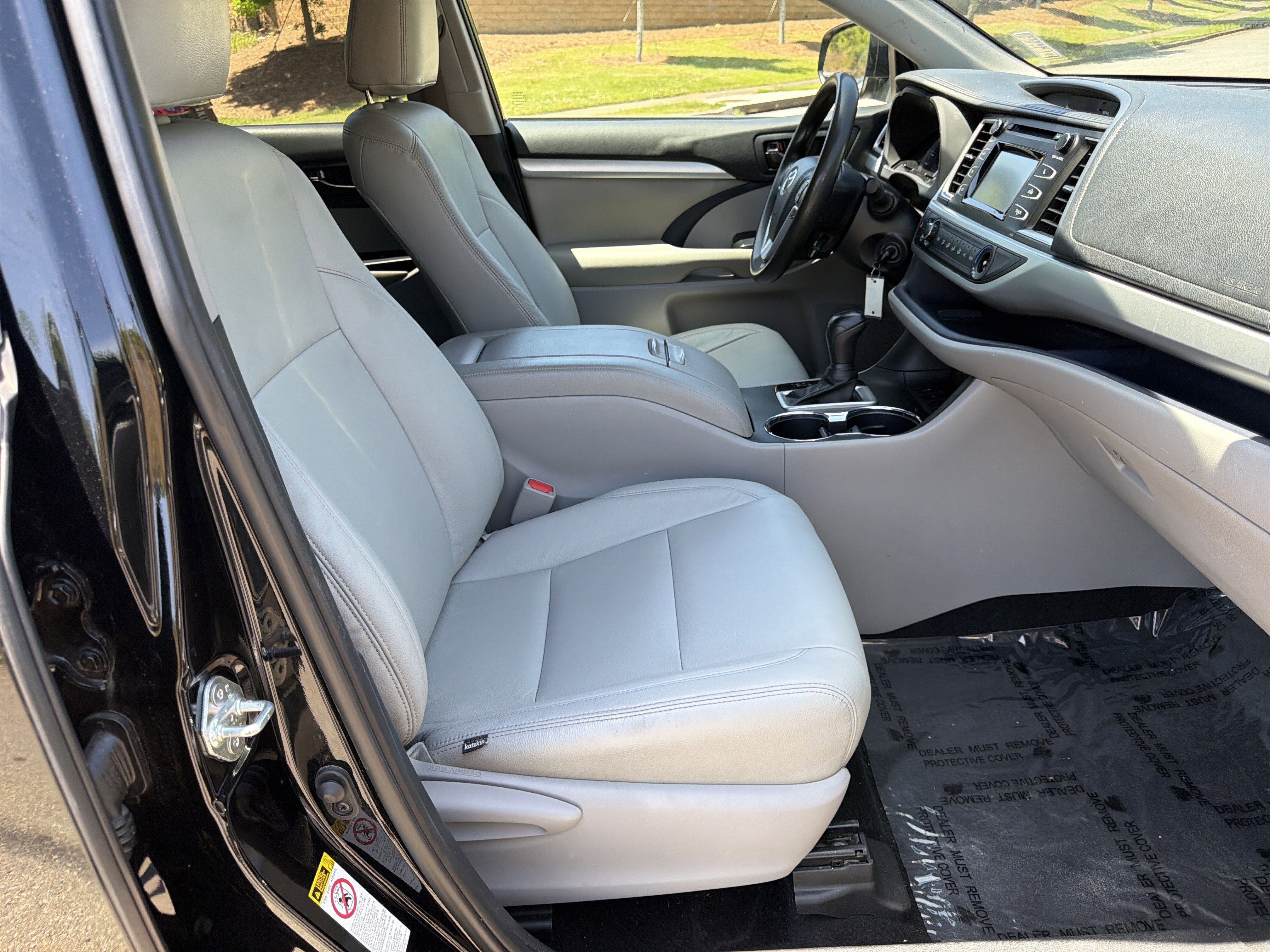 Used 2019 Toyota Highlander LE FWD image 13