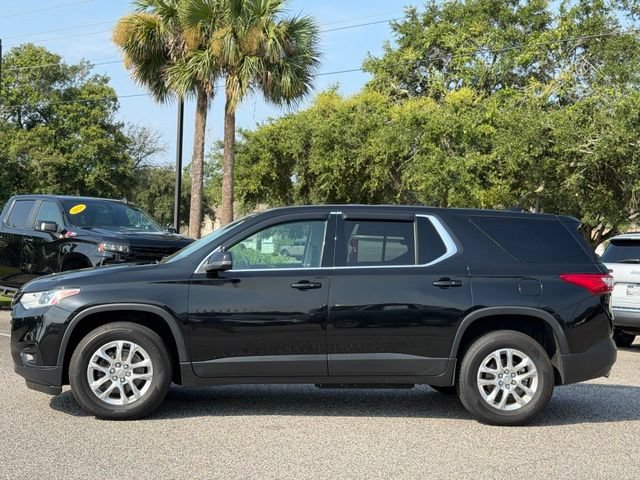 Used 2021 Chevrolet Traverse LS w/ LPO, Blackout Package FWD image 4