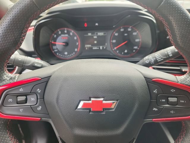 Used 2024 Chevrolet Trax RS FWD image 11