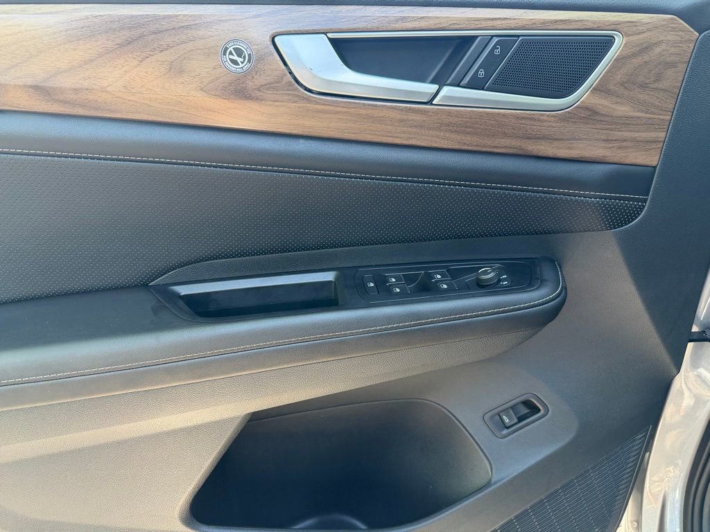 Used 2025 Volkswagen Atlas SE AWD/4WD image 19