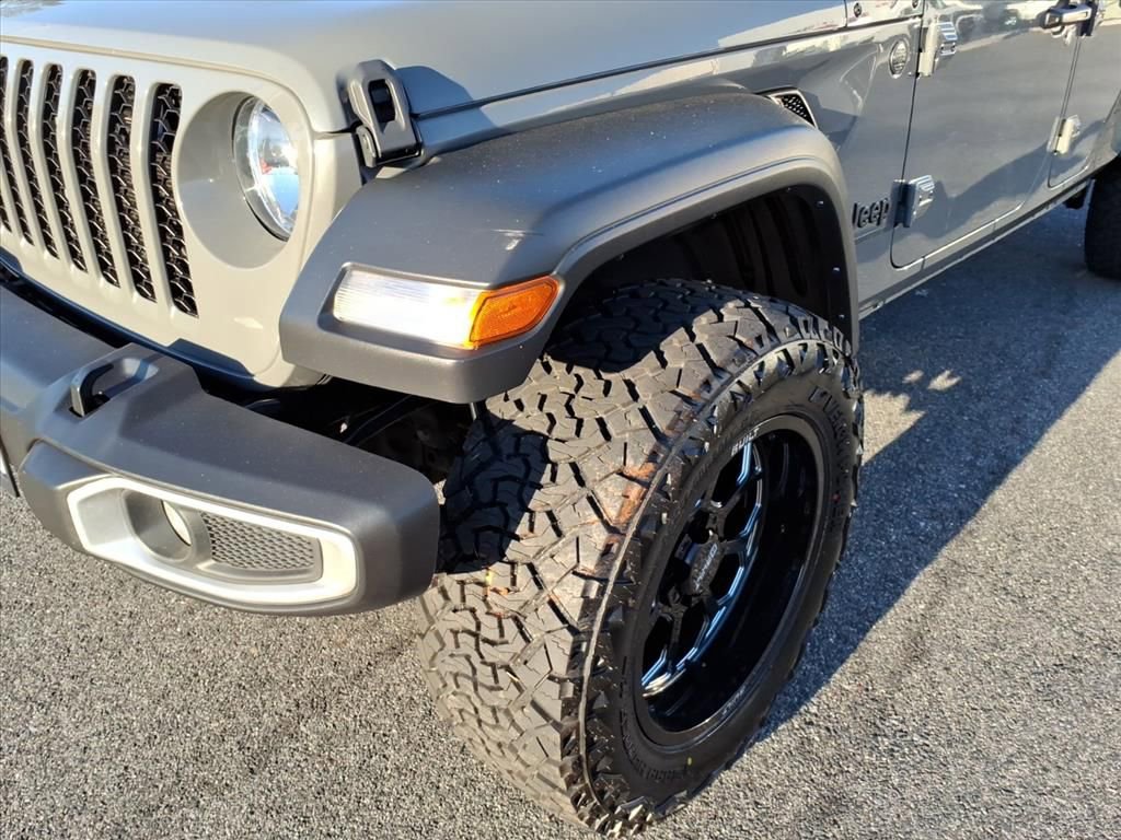 Used 2023 Jeep Gladiator Sport image 5
