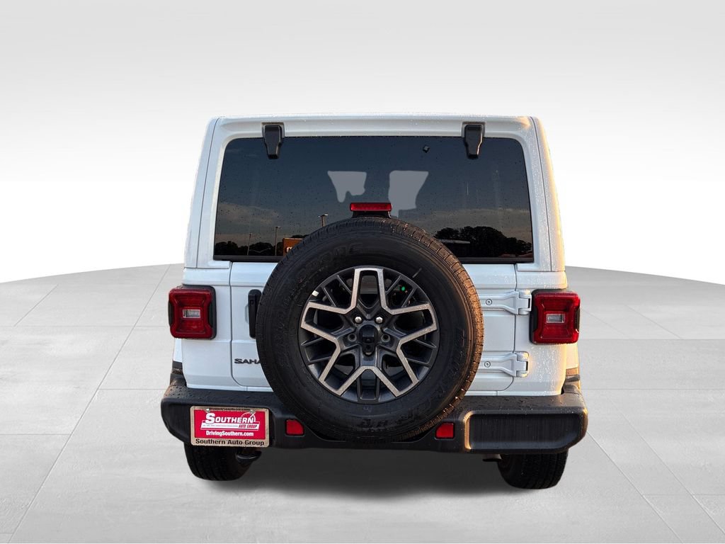 Used 2026 Jeep Wrangler Unlimited Sahara AWD/4WD image 4