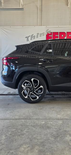 New 2026 Chevrolet Trax RS w/ Sunroof Package image 30