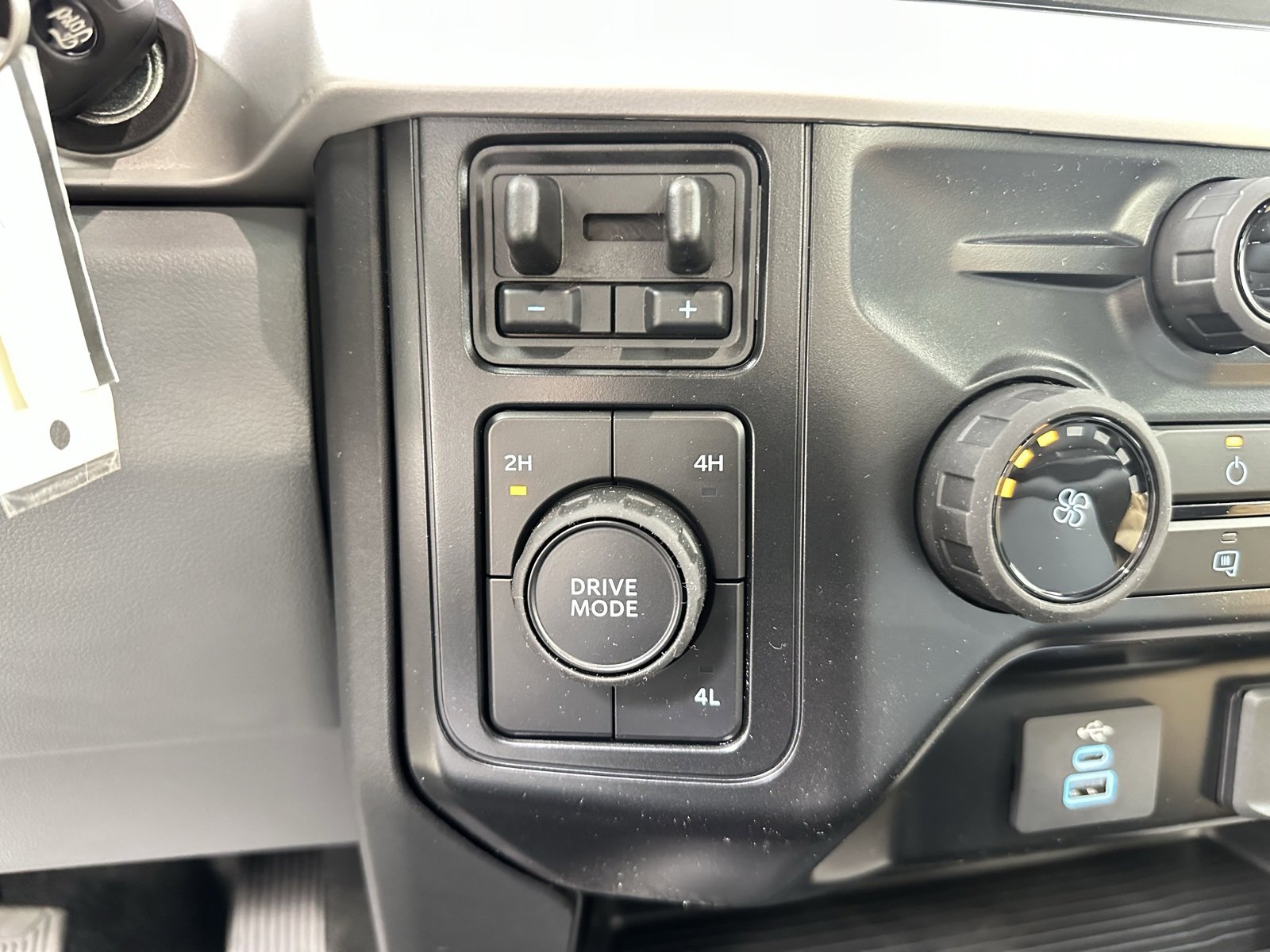 New 2025 Ford F350 XL w/ XL Chrome Package image 19