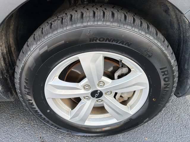 Used 2023 Kia Sorento LX FWD image 12