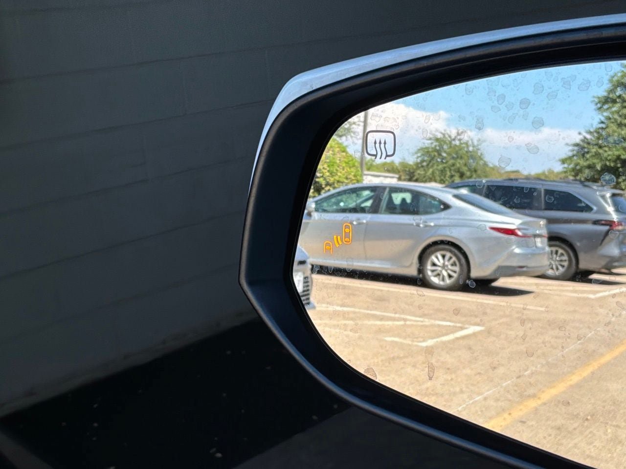 Used 2026 Toyota Sienna XLE FWD image 25