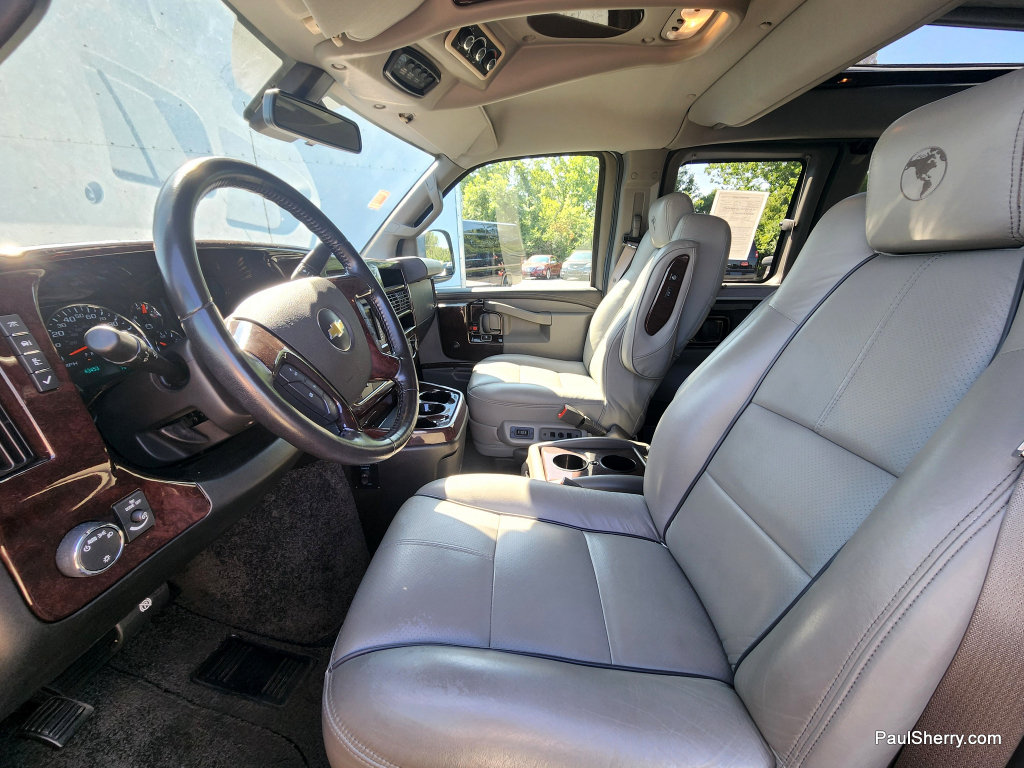 Used 2019 Chevrolet Express 2500 RWD image 26