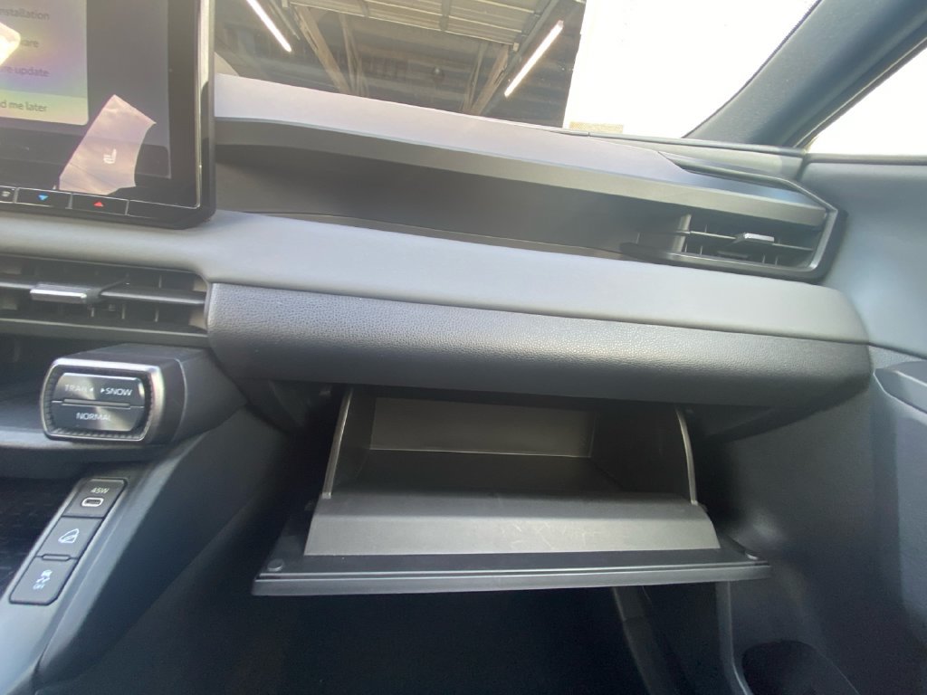 Used 2026 Toyota RAV4 XSE w/ Weather Package AWD/4WD image 19