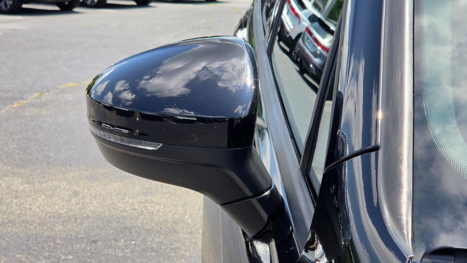 Used 2023 Volkswagen Tiguan SE R-Line FWD image 12