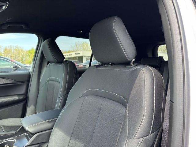 New 2026 Jeep Grand Cherokee Laredo AWD/4WD image 15