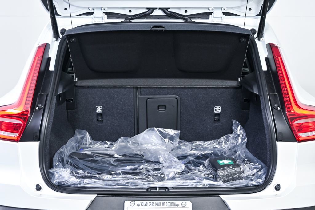 New 2026 Volvo XC40 B5 Plus w/ Protection Package Premier image 29