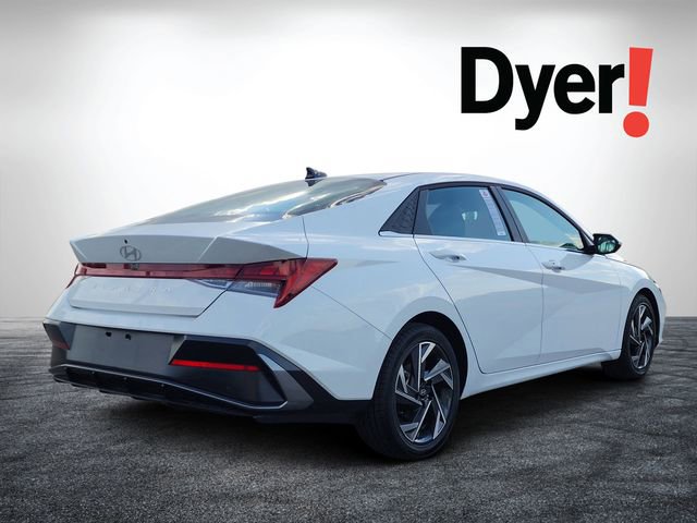 Used 2025 Hyundai Elantra SEL image 5