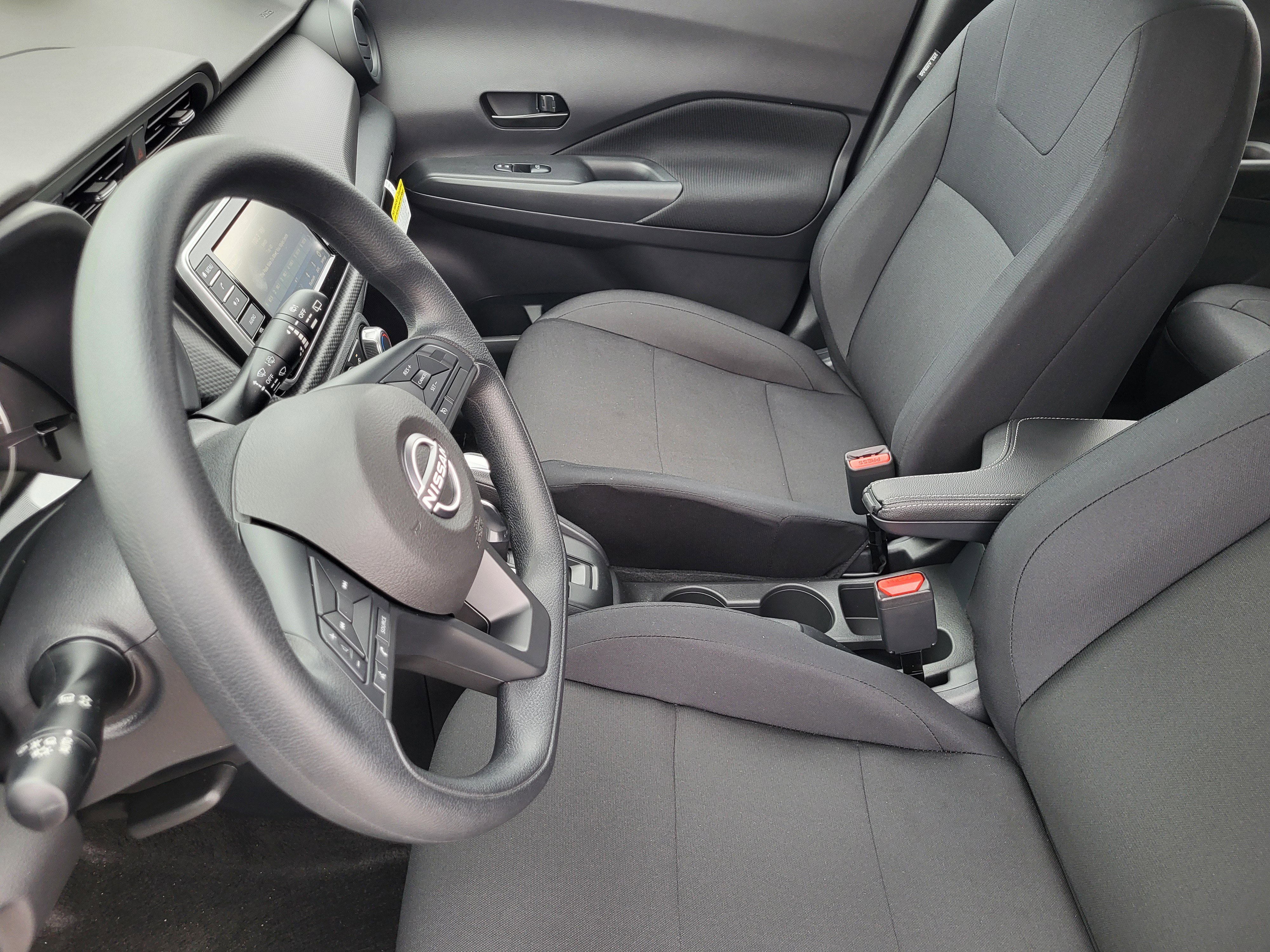 New 2025 Nissan Kicks Play S image 7