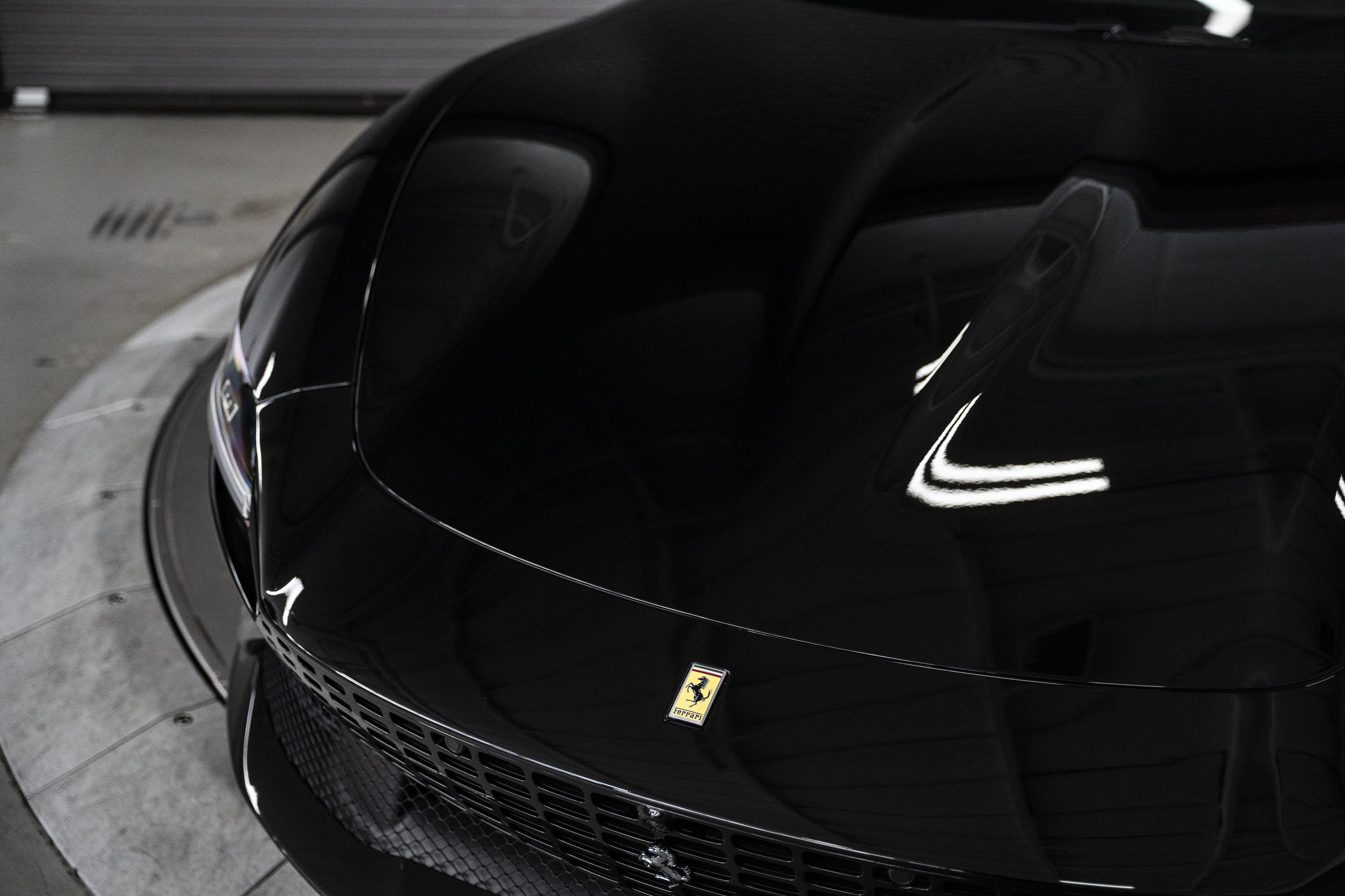 Used 2025 Ferrari Roma Spider RWD image 25
