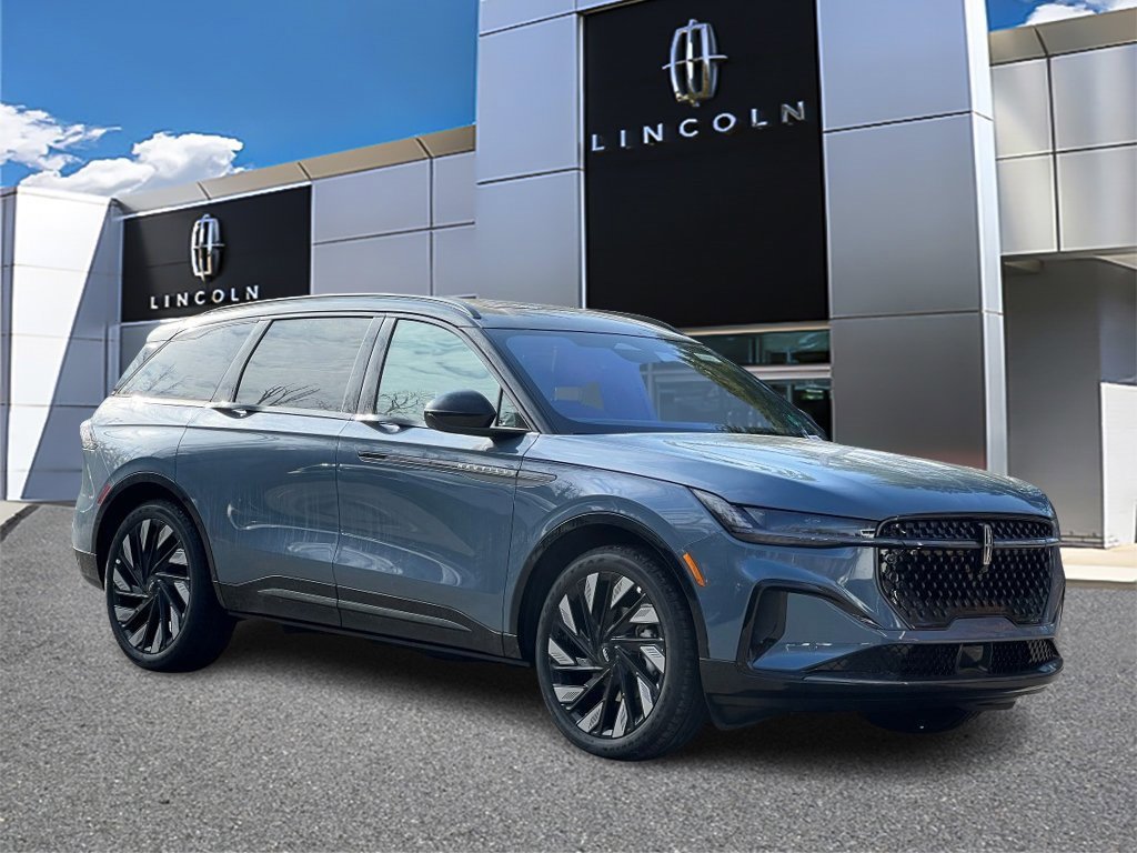 New 2026 Lincoln Nautilus Reserve w/ Jet Appearance Package image 1