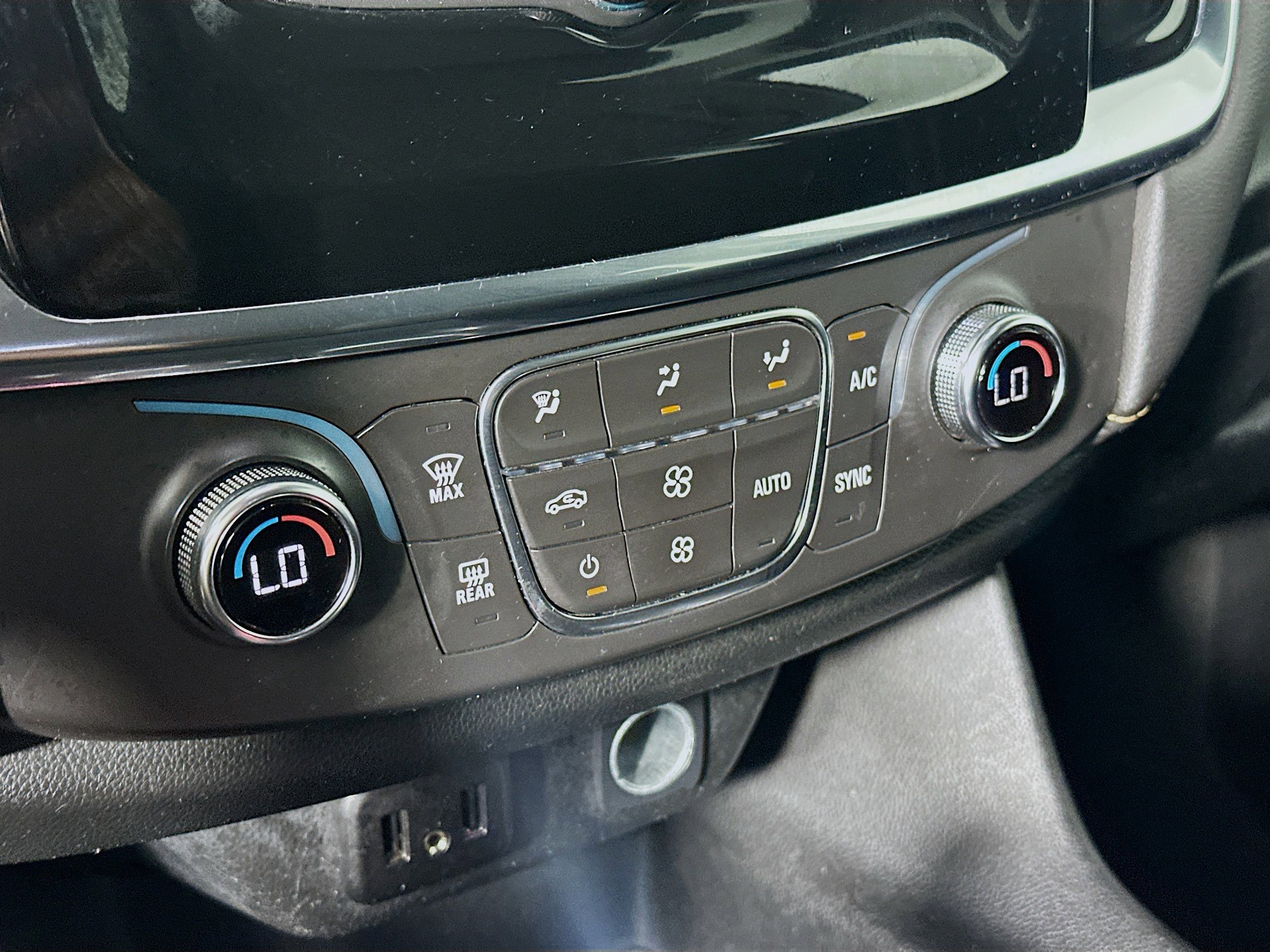 Used 2019 Chevrolet Traverse LS FWD image 22