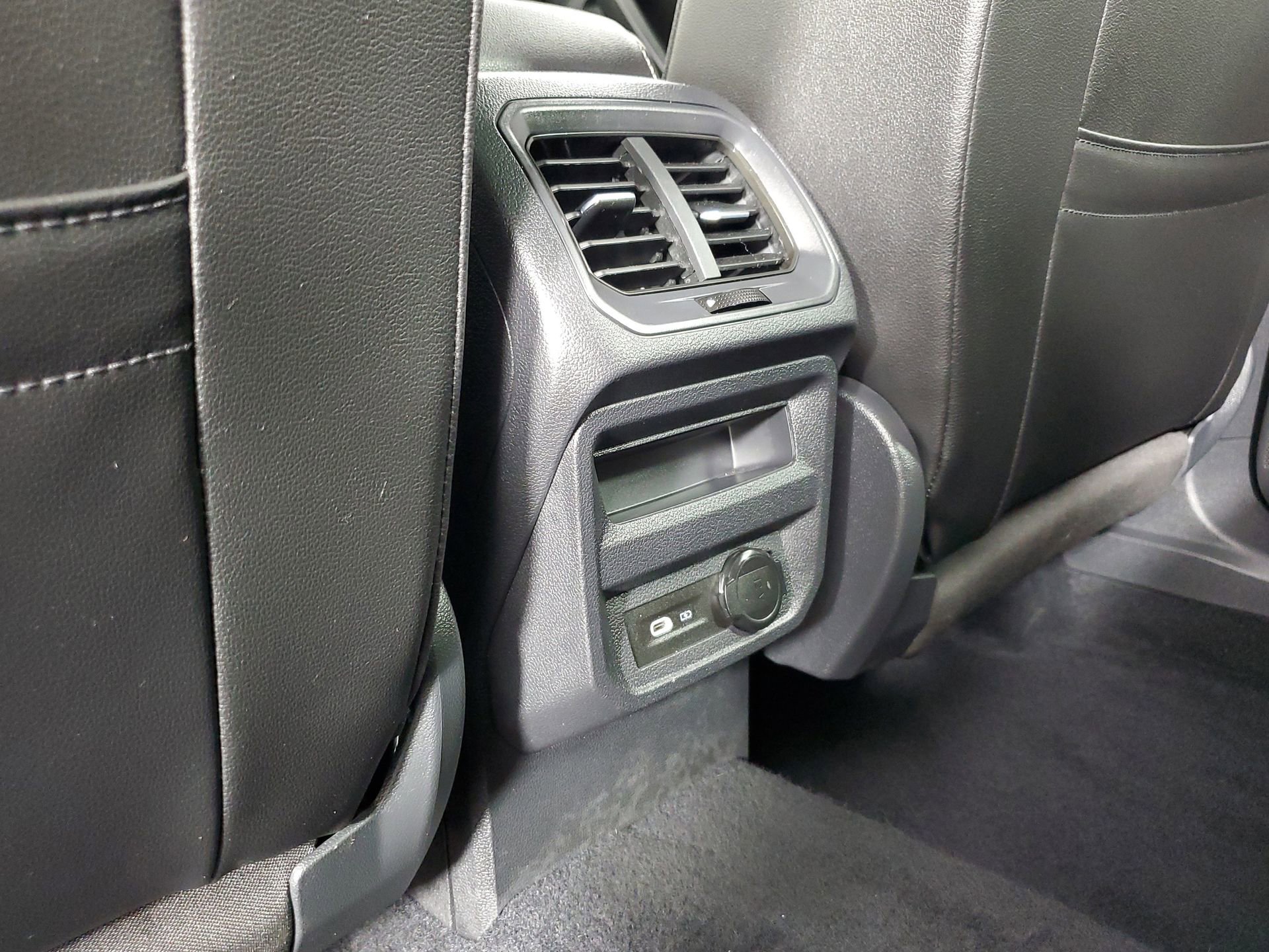 Used 2022 Volkswagen Tiguan SE R-Line image 48