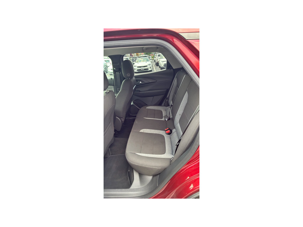 Used 2025 Chevrolet TrailBlazer LT AWD/4WD image 36