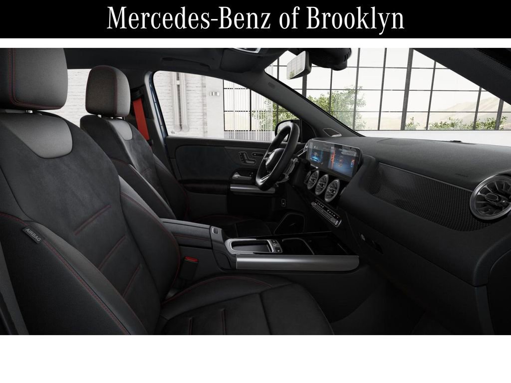 Used 2025 Mercedes-Benz GLA 35 AMG 4MATIC image 4