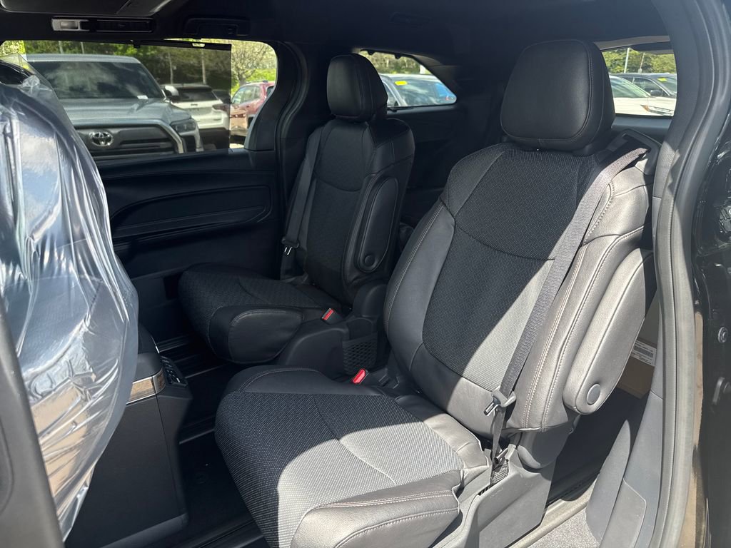 New 2026 Toyota Sienna Platinum AWD/4WD image 18