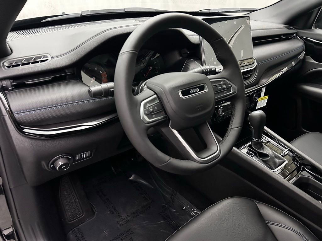 New 2026 Jeep Compass Latitude image 11