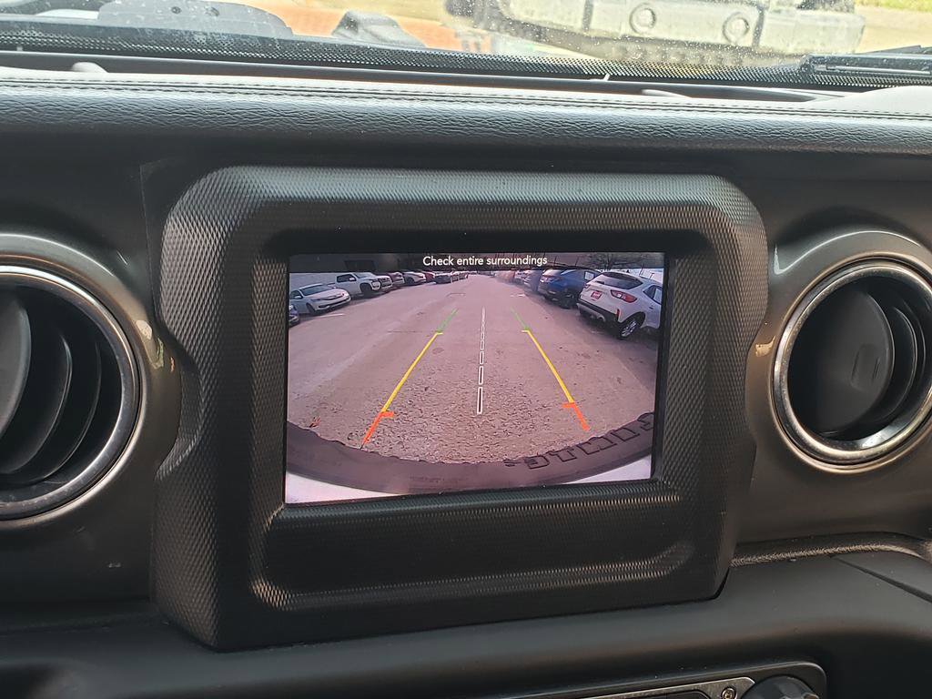Used 2018 Jeep Wrangler Unlimited Sahara image 35