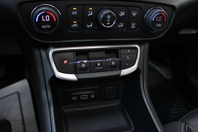 Used 2022 GMC Terrain SLT w/ GMC Pro Grade Package AWD/4WD image 17