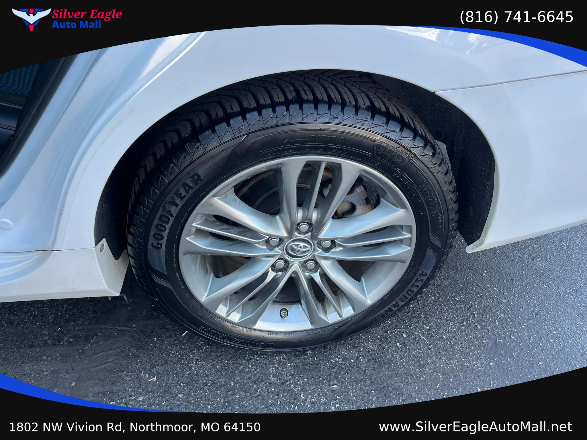 Used 2015 Toyota Camry SE FWD image 7