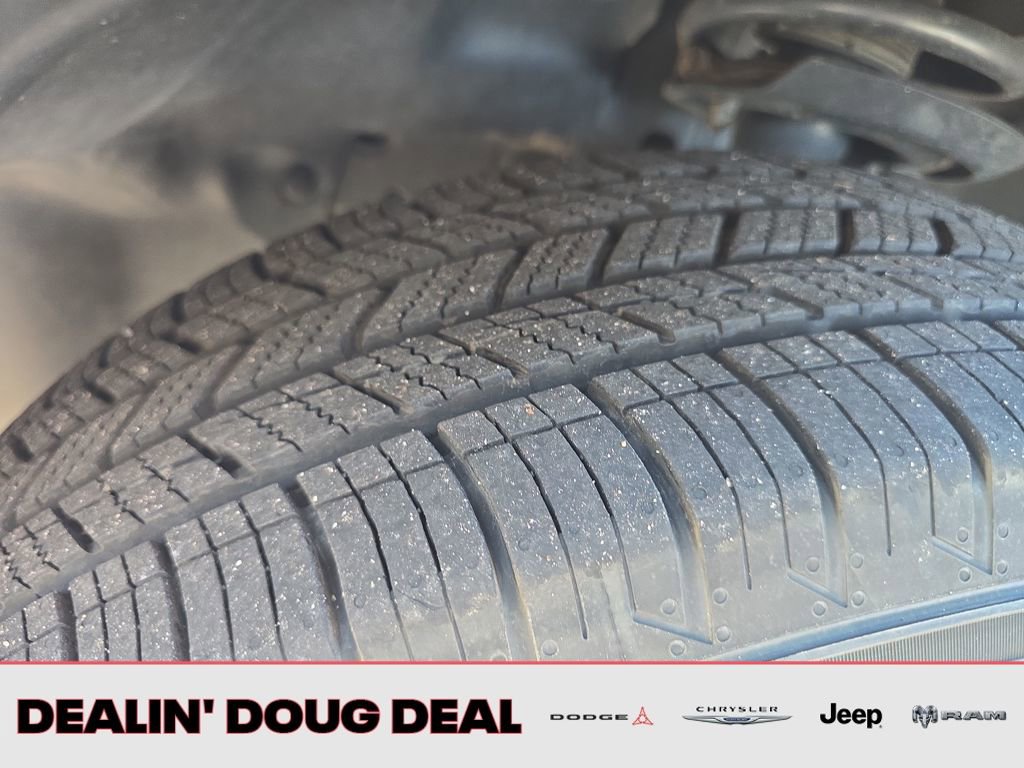 Used 2023 Jeep Cherokee Altitude Lux image 29