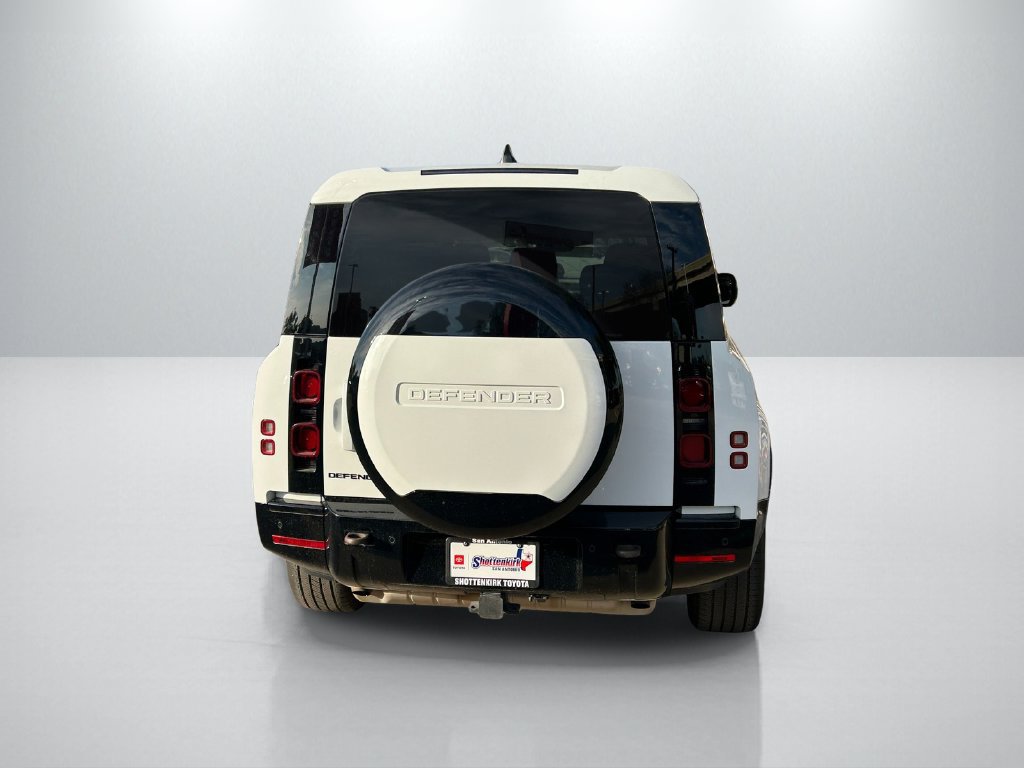 Used 2024 Land Rover Defender 130 X-Dynamic SE AWD/4WD image 6