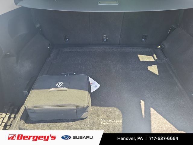 Used 2024 Volkswagen Tiguan SE w/ Panoramic Sunroof Package AWD/4WD image 14