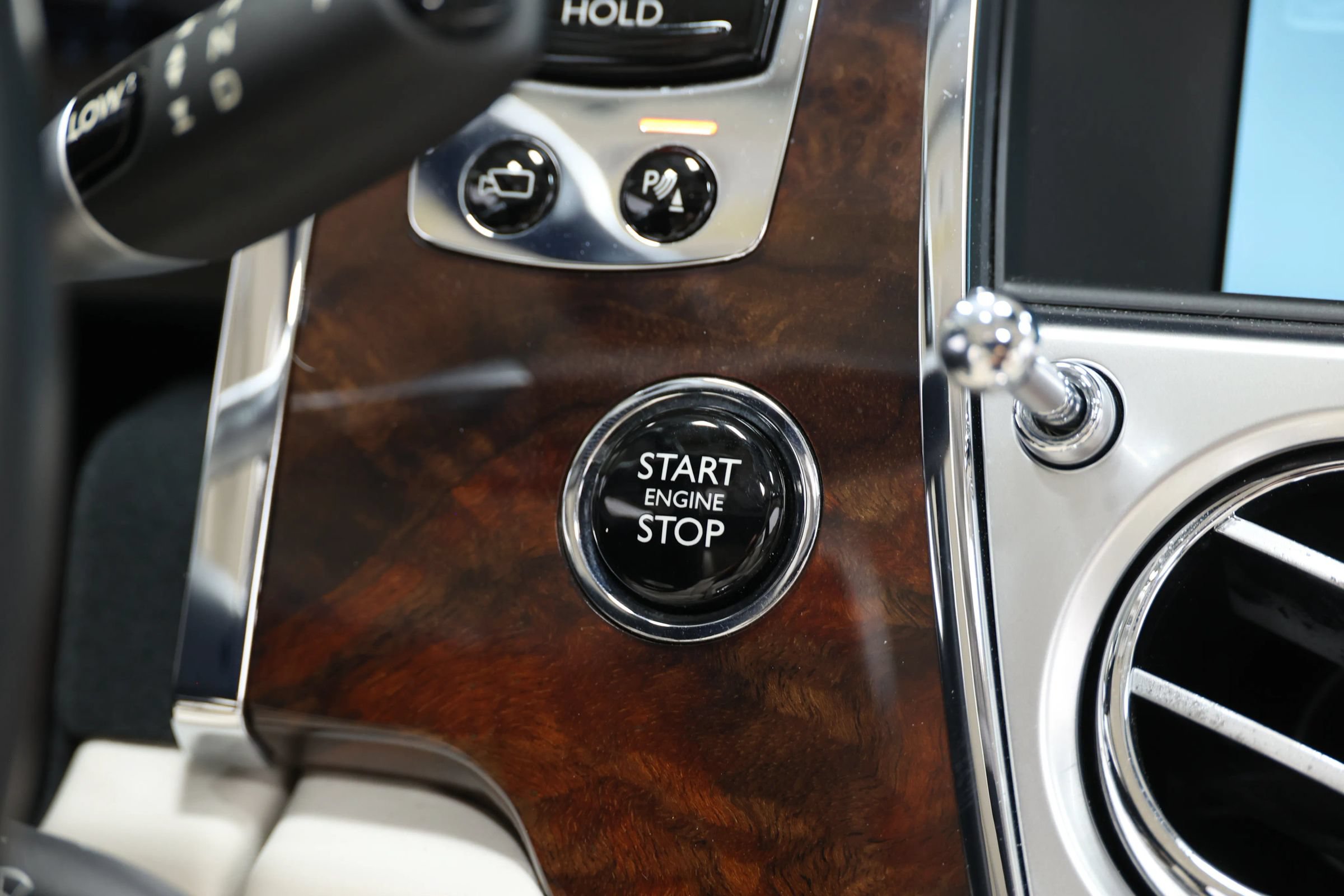 Used 2017 Rolls-Royce Ghost RWD image 49