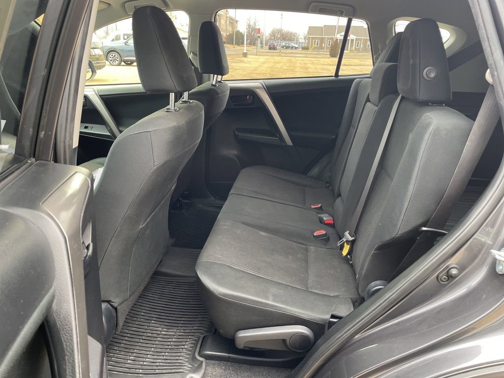 Used 2018 Toyota RAV4 LE w/ All Weather Liner Package AWD/4WD image 10