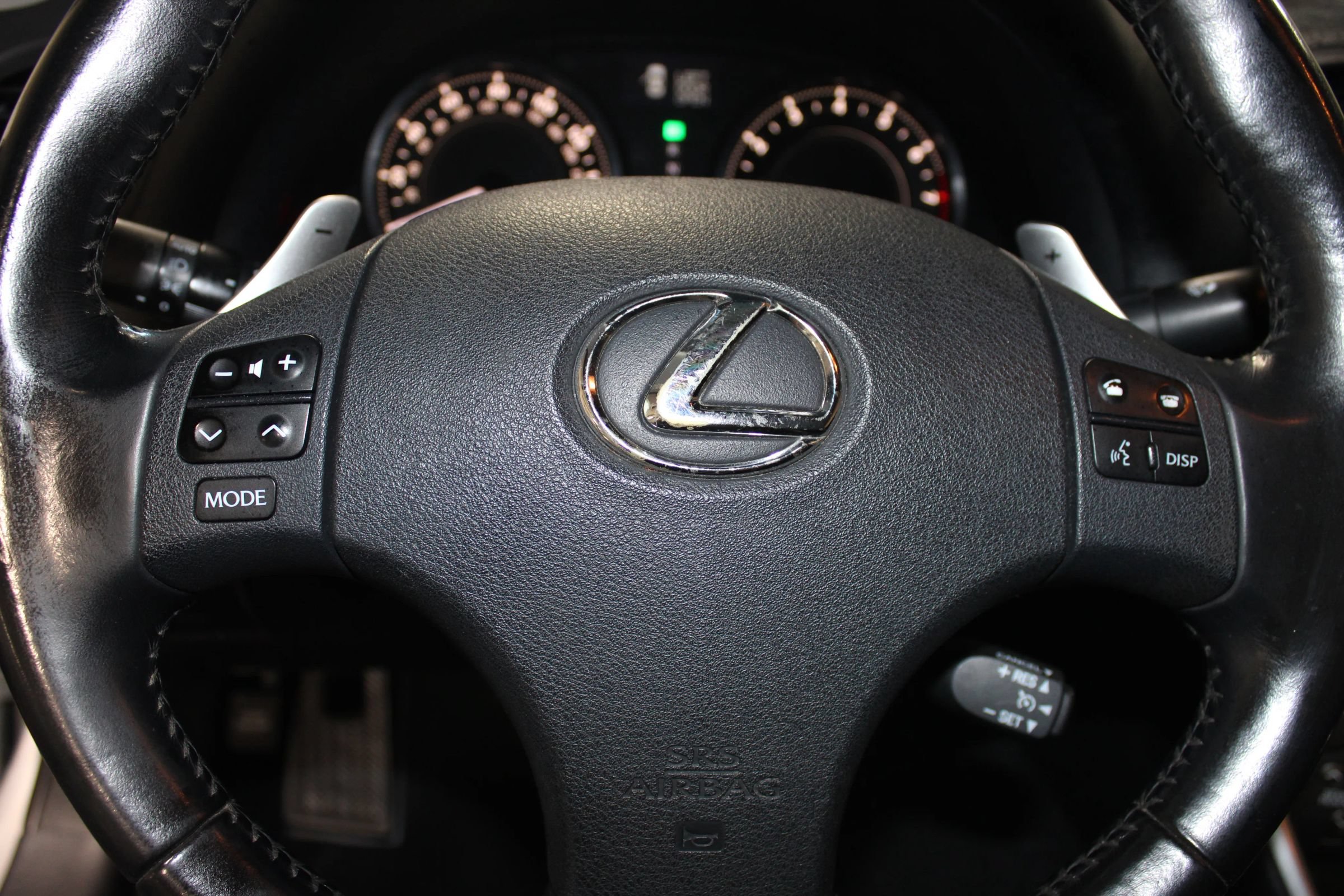 Used 2010 Lexus IS 350C w/ Luxury Pkg RWD image 19