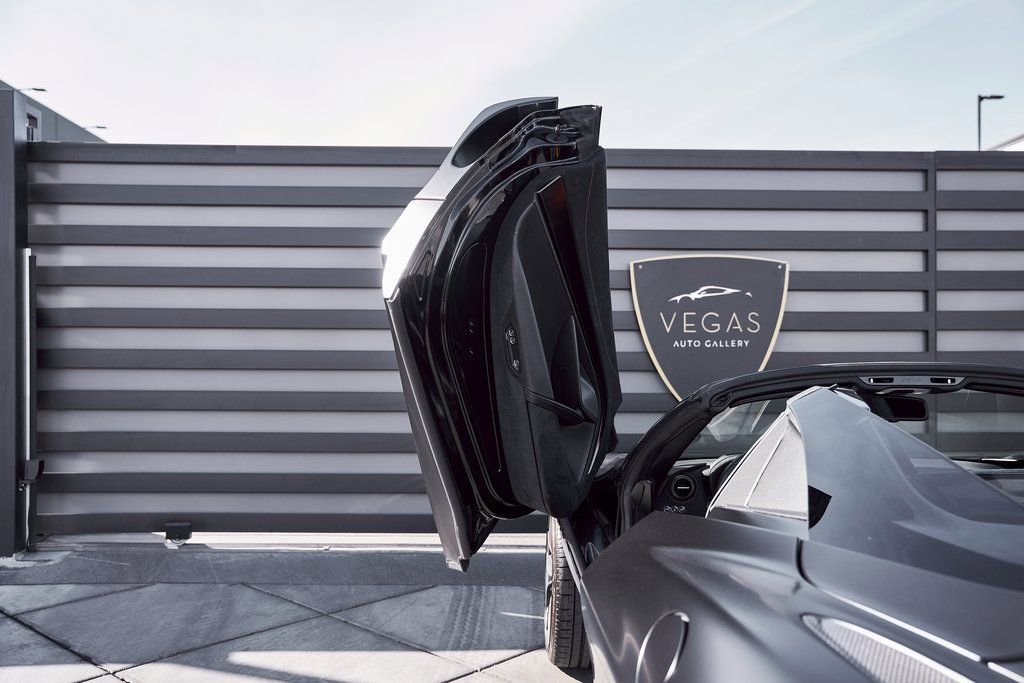 Used 2020 McLaren 720S Spider image 30