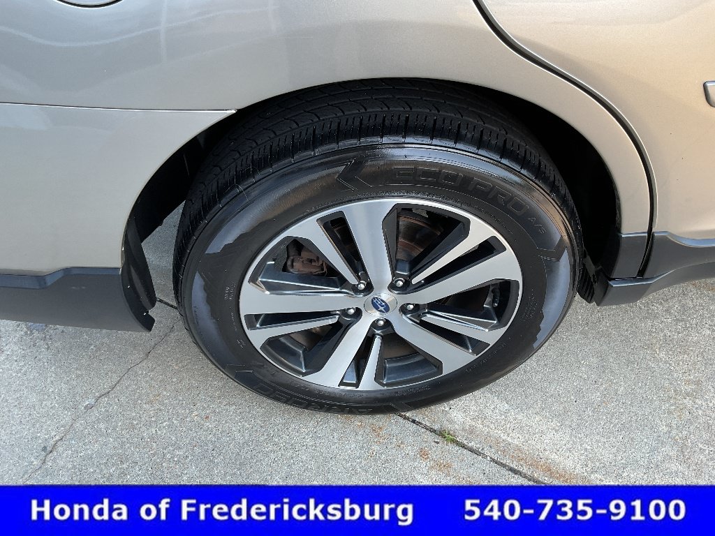 Used 2018 Subaru Outback 3.6R Limited AWD/4WD image 12