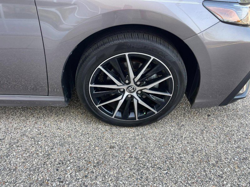 Used 2024 Toyota Camry SE image 6