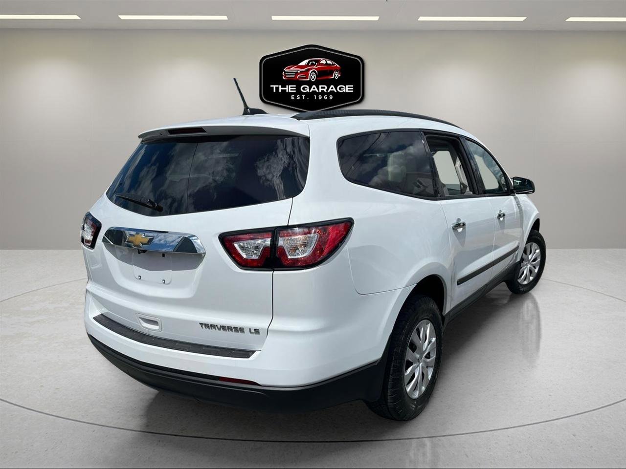 Used 2016 Chevrolet Traverse LS FWD image 5