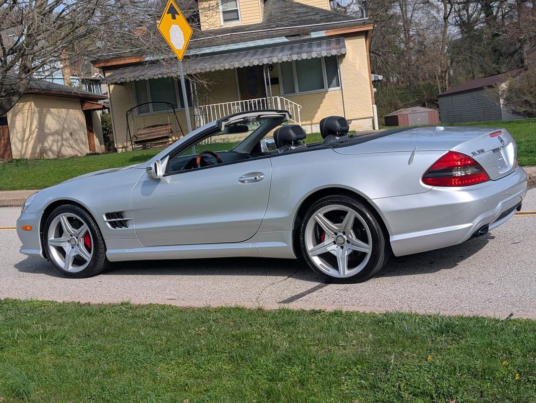 Used 2011 Mercedes-Benz SL 550 w/ Premium I Pkg image 15